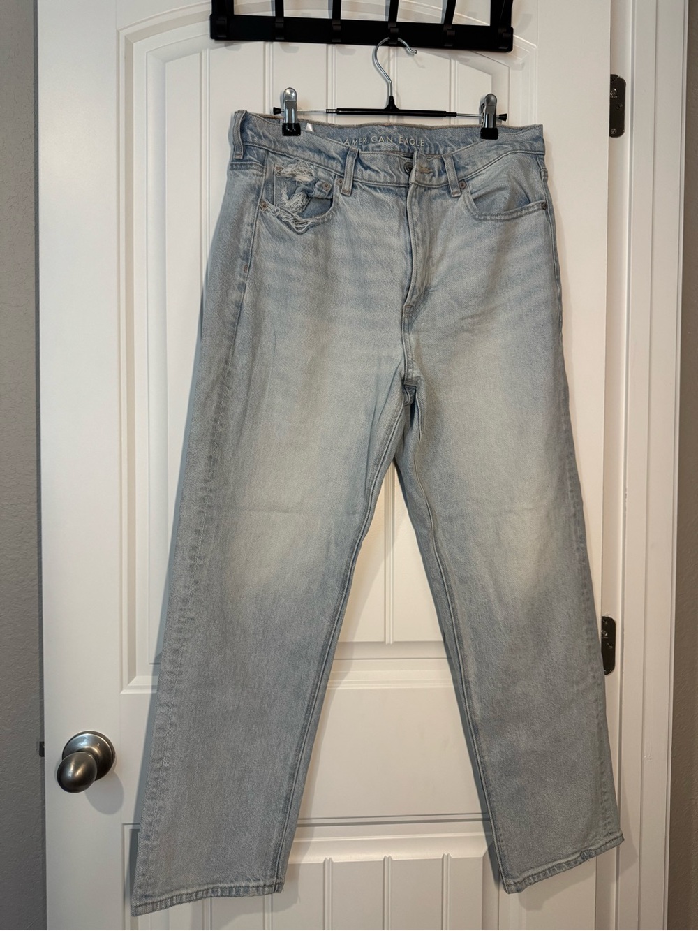 American Eagle Outfitters Light Blue Super High-Rise Straight Leg Women’s Jeans